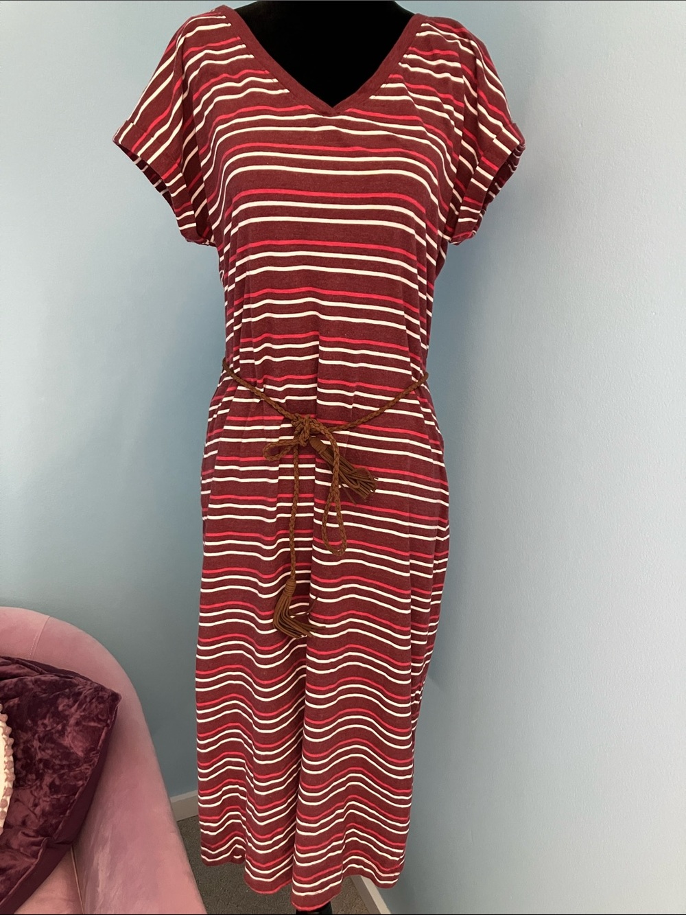 Casual Striped V-Neck Midi Dress in Burgundy